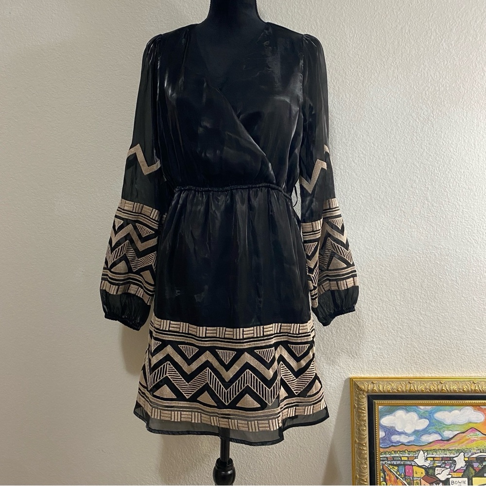 Savanna Jane Black and Cream Geometric Long Sleeve Dress